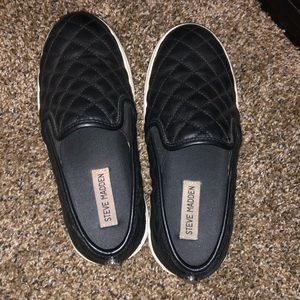 Steve Madden slip one
